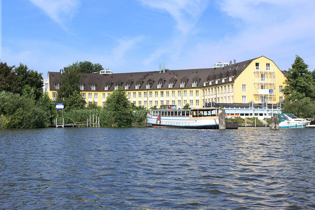 Seehotel Цойтен Экстерьер фото